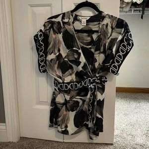 Kimono White House black market
